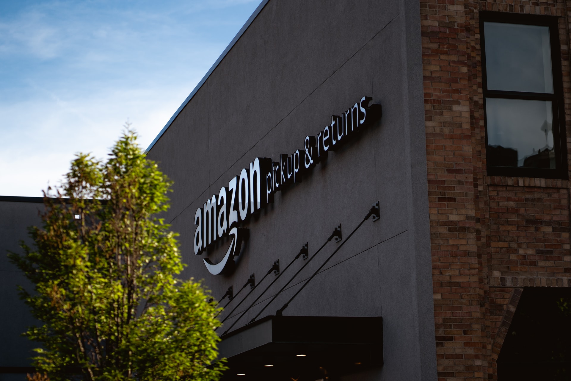 Amazon can acquire a stake in tech start-up Plus