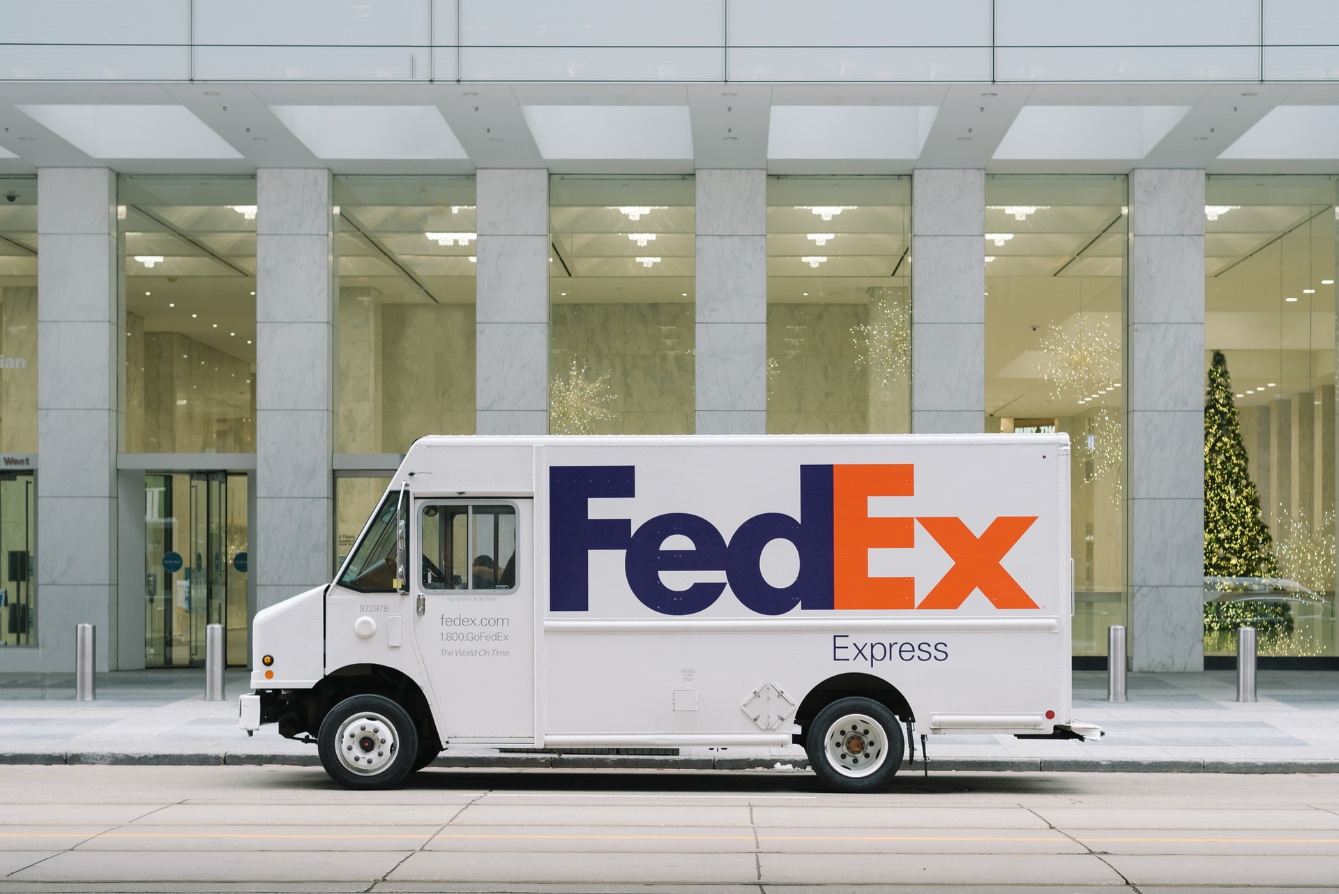 FedEx has good predictions for future